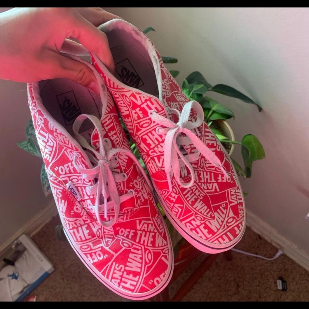 Vans Doheny “off the wall” size 7 skate shoes